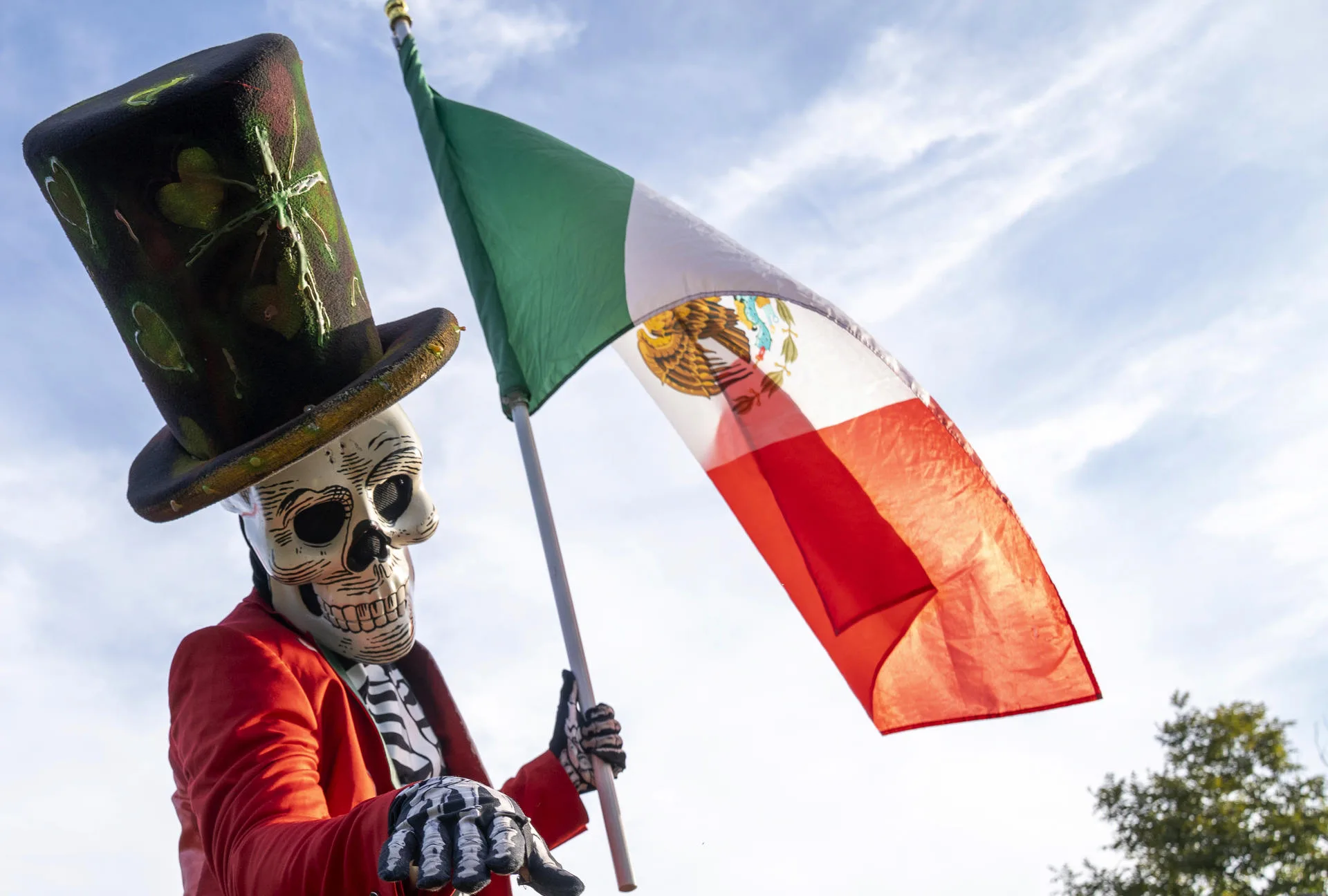 Mexicanos celebran con cautela la Independencia en