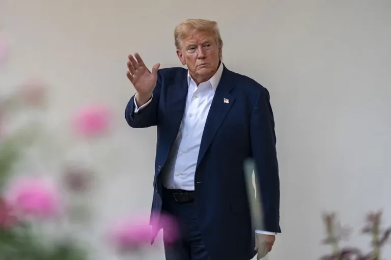 Trump rompe el silencio: Esto dijo sobre su carta de cumpleaños a Epstein