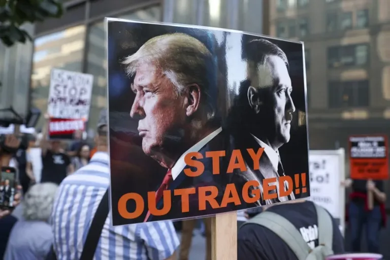 Trump amenaza con cerrar medios