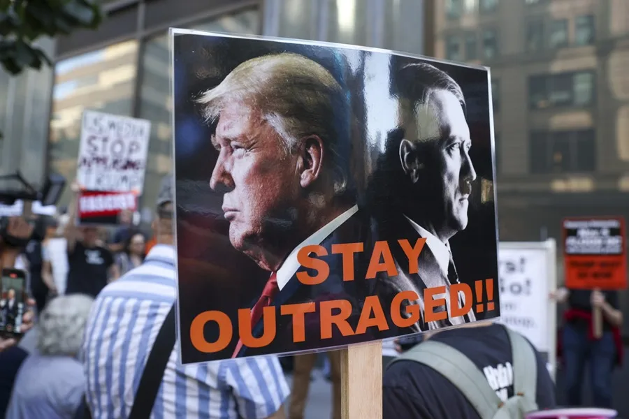 Trump amenaza con cerrar medios