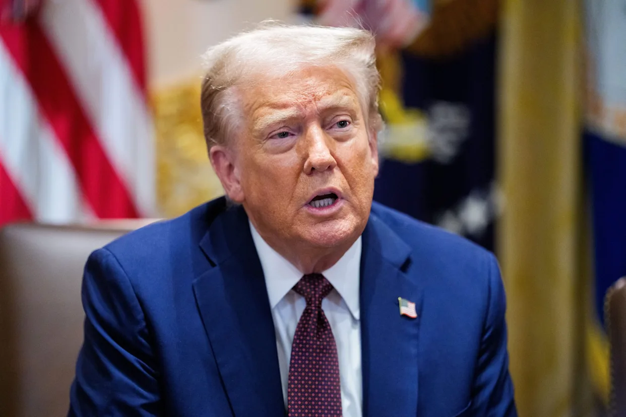 Trump rechaza eliminación de vacunas