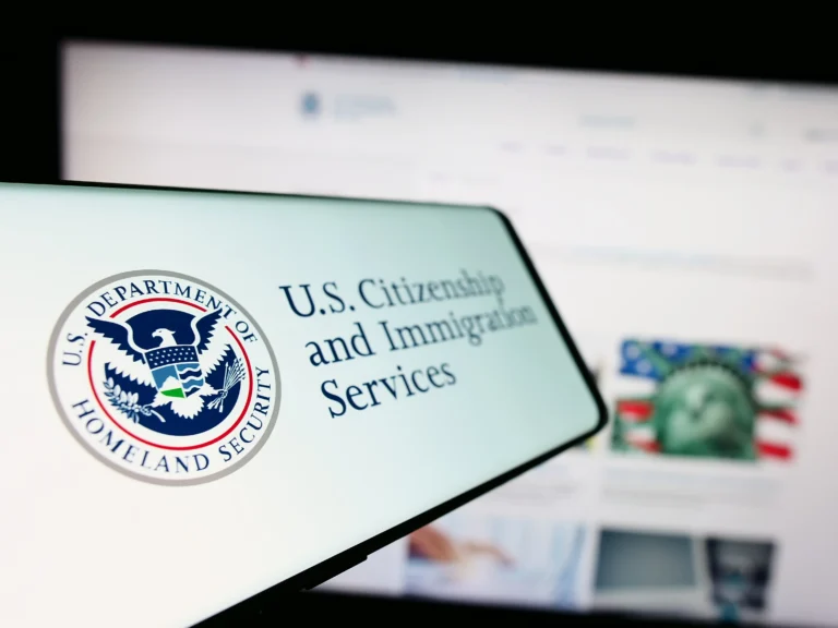 Solicitud de ciudadanía en EEUU: tarifas actuales del USCIS