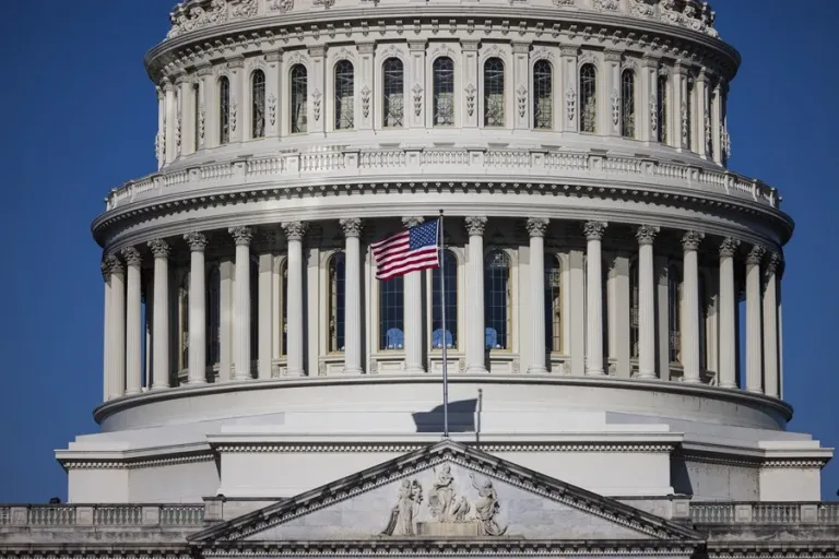 Washington aprueba polémica ley que juzga