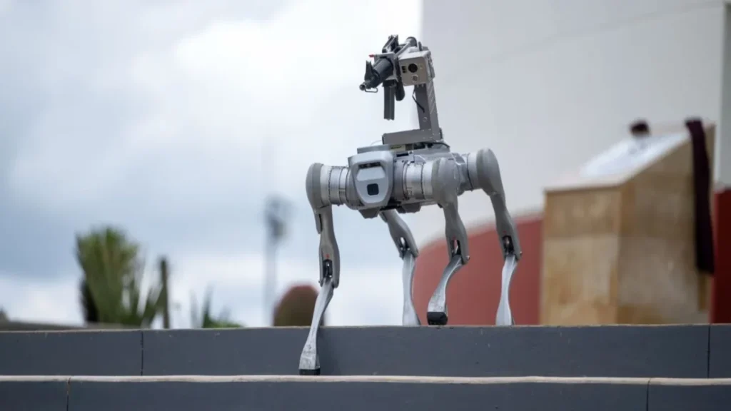 Zacatecas estrena perro robot armado