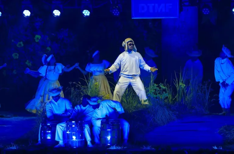 Estrellas reaccionan al anuncio de Bad Bunny en el Super Bowl LX