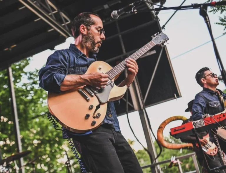 Chicago vibra al ritmo de la cumbia con sus bandas latinas locales