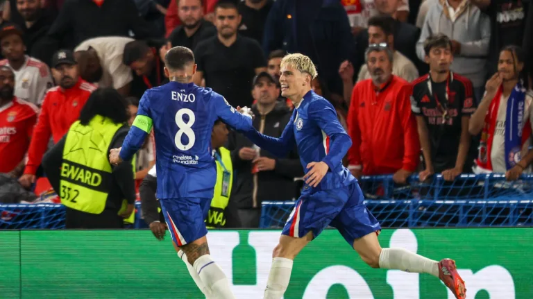 Chelsea vence a Benfica por un terrible autogol de Ríos