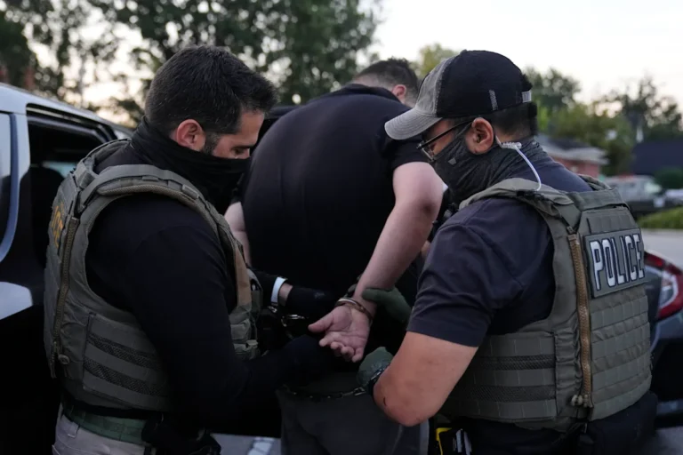 de 400 arrestos en operación de ICE