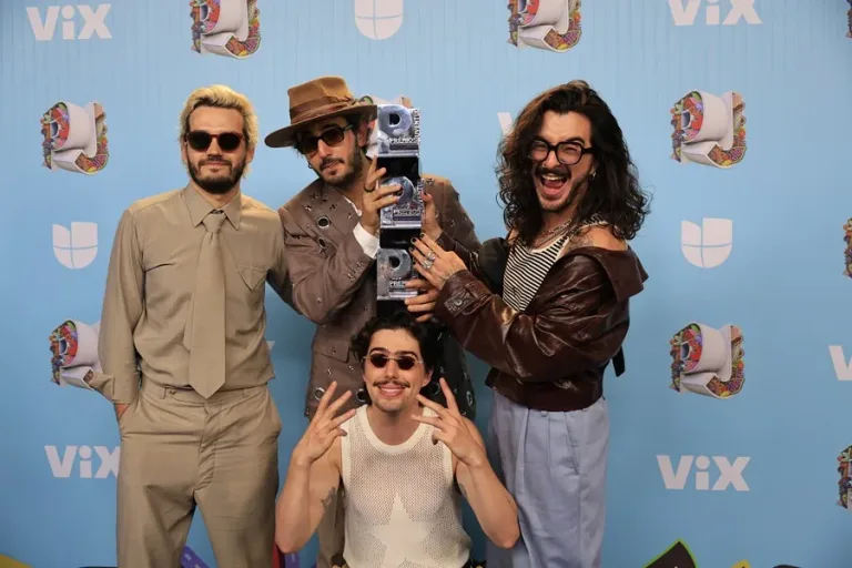 Morat y Bad Bunny arrasan en los Premios Juventud 2025