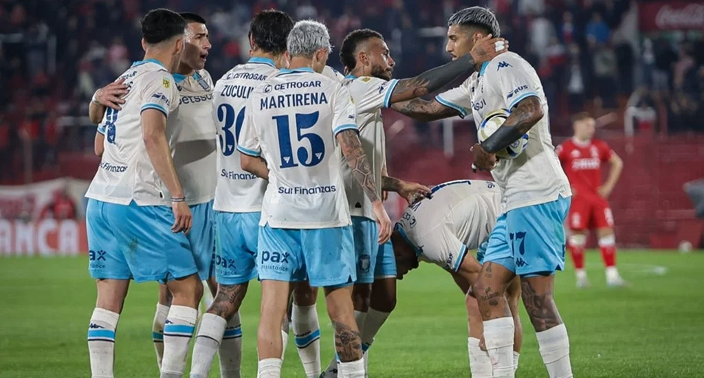 Racing vs. Vélez: formaciones, horarios y cómo ver en vivo la Libertadores