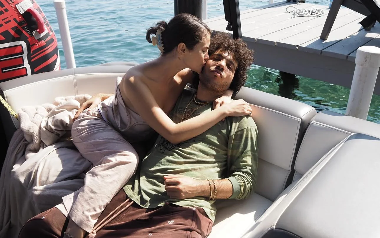 Se filtran nuevos detalles de la boda de Selena Gomez y Benny Blanco