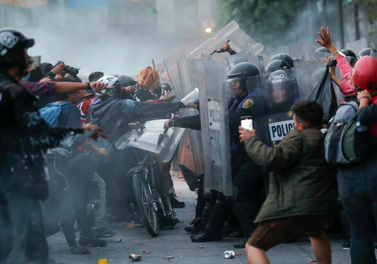 Violencia en México: más de 100 heridos en conmemoración de Tlatelolco