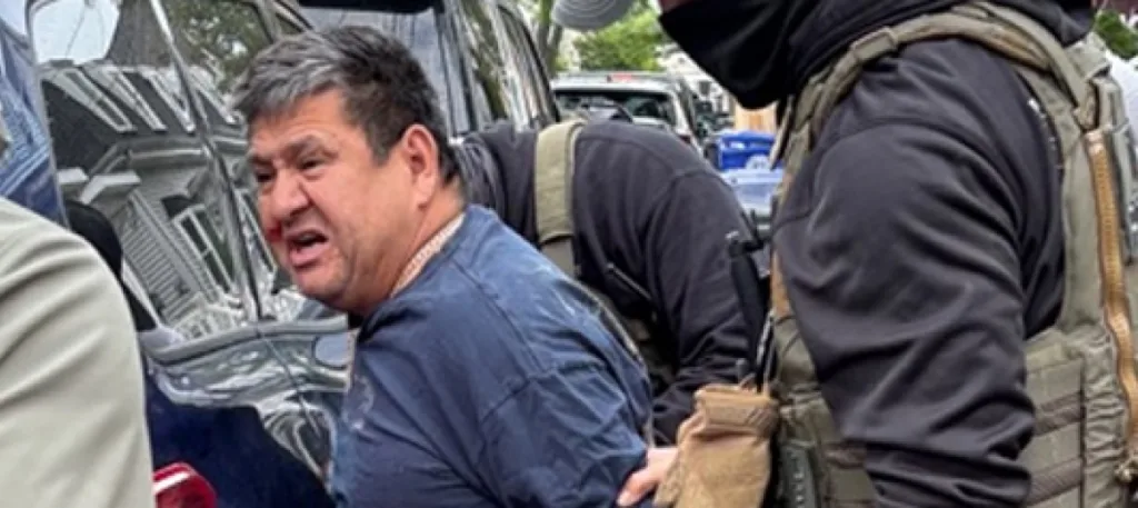 ¿Qué hacer si te detiene ICE? Guía para migrantes