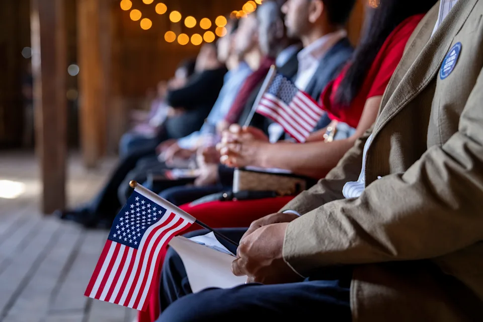 USCIS cancela ceremonias de ciudadanía: ¿Se reactivarán?