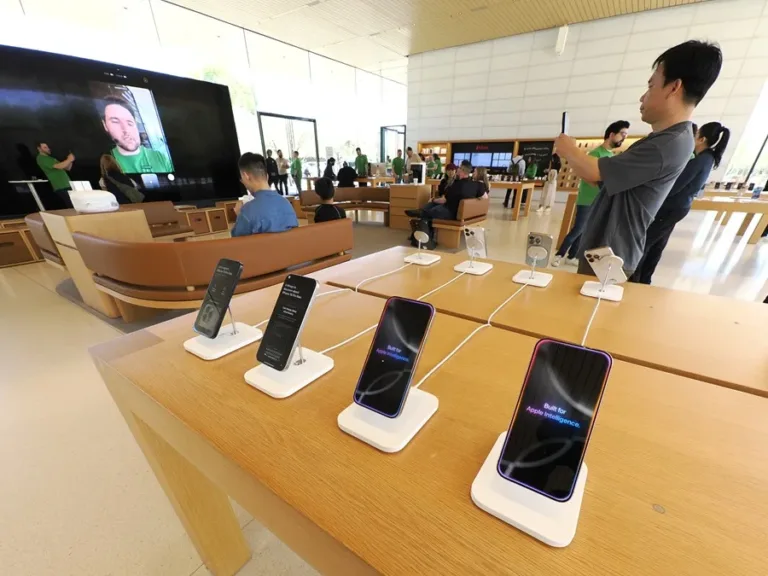 Apple cede ante Trump