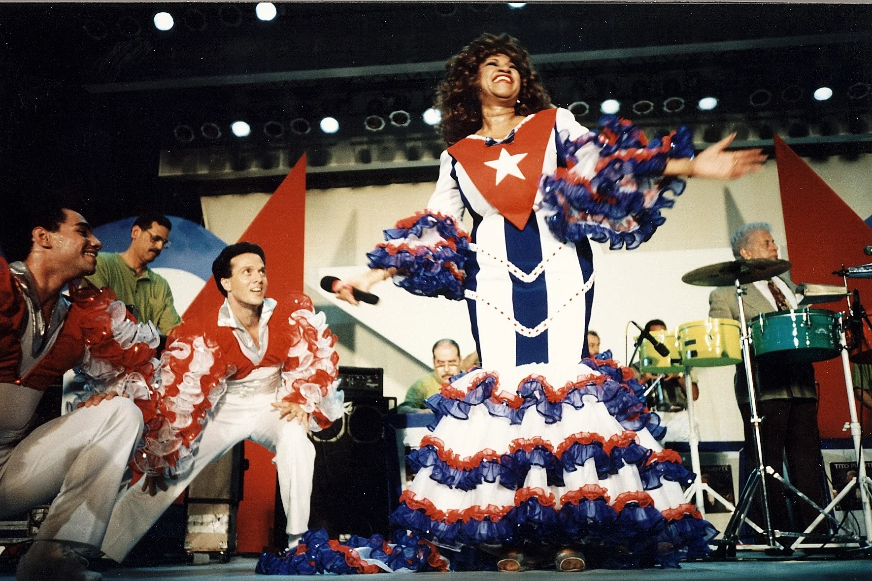 ¡Celebra el centenario de Celia Cruz con Amazon Music!