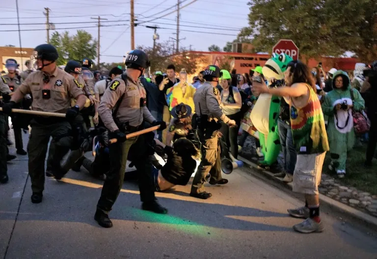 Operativo migratorio en Chicago: casi 3.000 detenidos bajo polémica