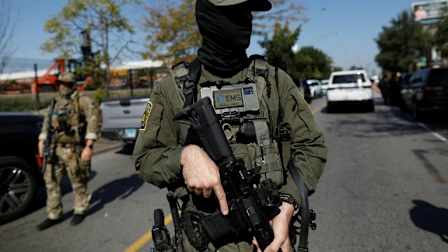 ICE presume violento arresto a manifestantes en Chicago