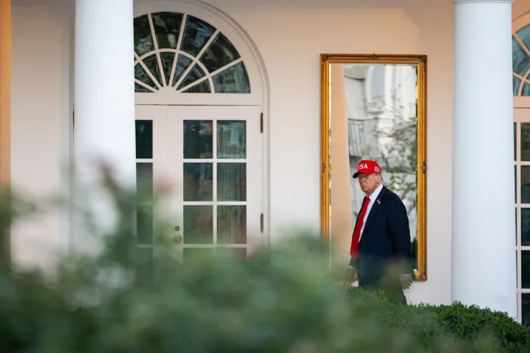 Illinois demanda a Trump