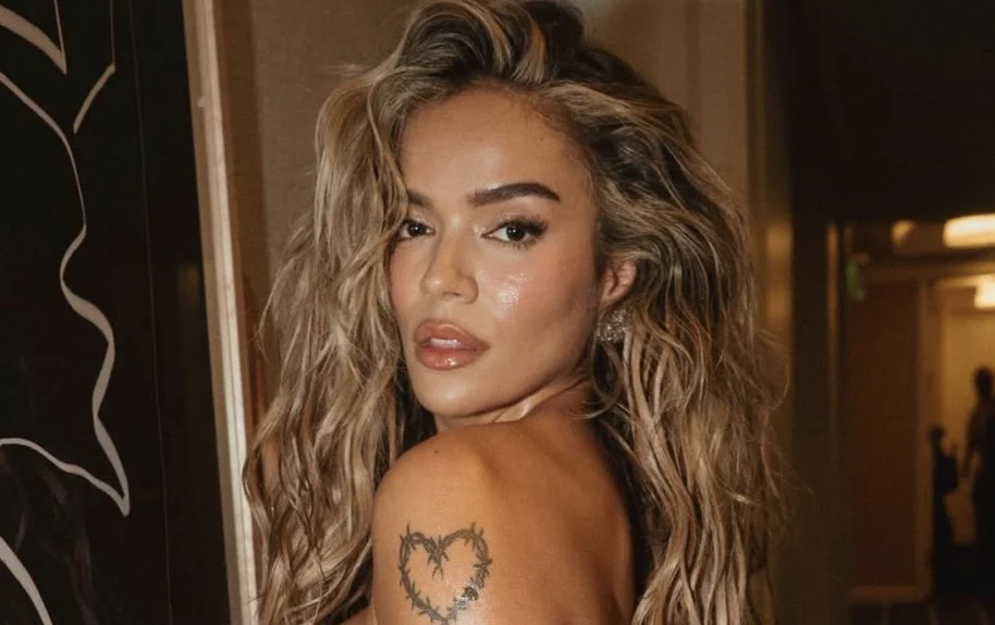 Karol G roba miradas en el Vogue World 2025