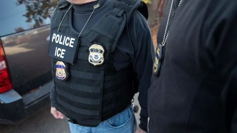 Muertes en centros de ICE alcanzan su máximo en 20 años