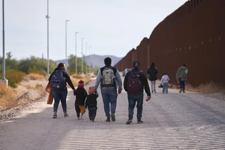 Población indocumentada sube a 13,7 millones