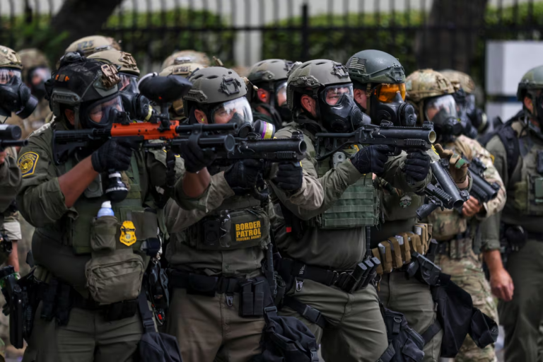 ¿Puede California arrestar a agentes federales? Pelosi responde