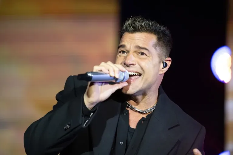 Ricky Martin, Carín León y Lafourcade estrenan nueva música