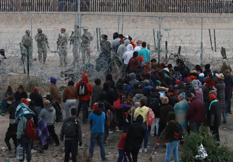 Texas ya no emitirá licencias a ciertos migrantes