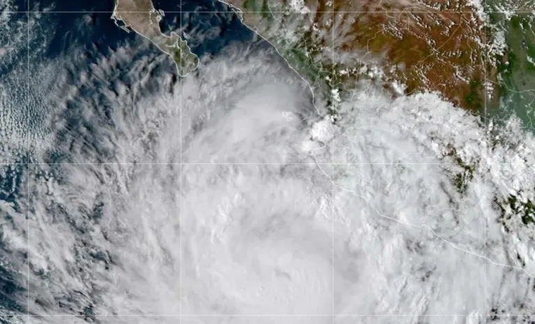 Tormenta Priscilla amenaza Baja California