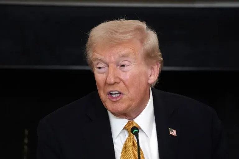 Trump dice que los carteles «gobiernan México» pero que respeta a la presidenta Claudia Sheinbaum