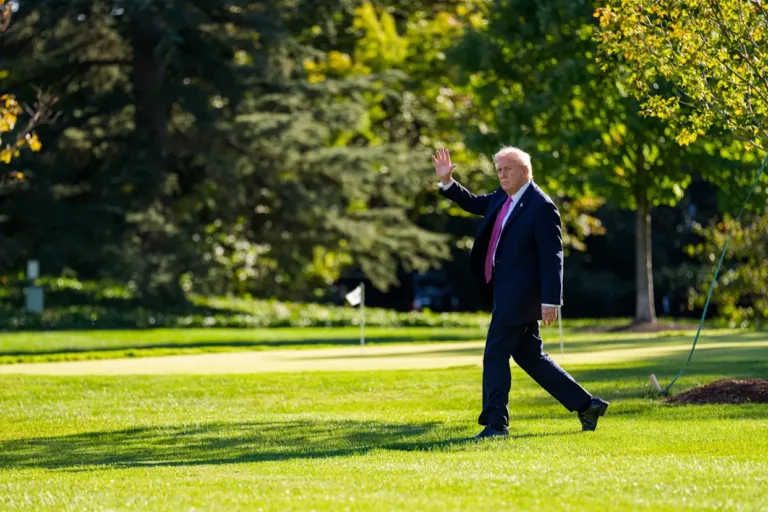 Trump llamó a Petro presidente de "Columbia" y luego corrigió el error