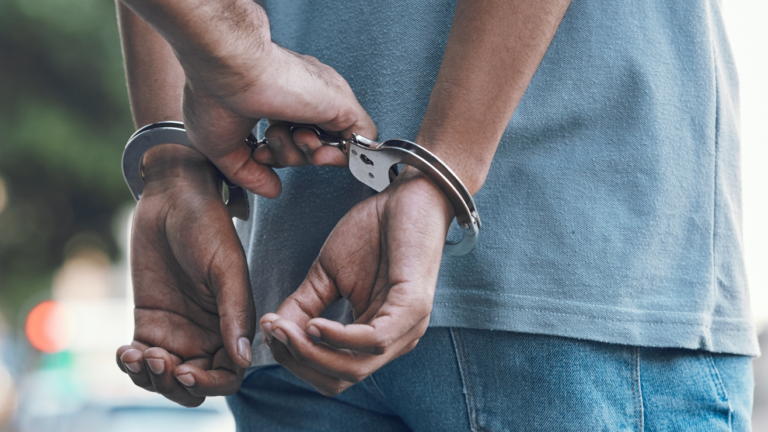 arrestan a hombre que iba a