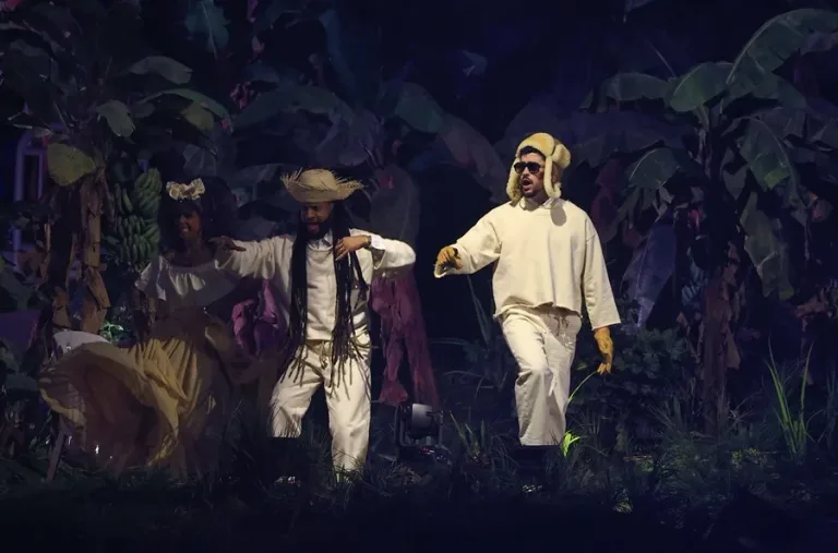 Jennifer Lopez respalda a Bad Bunny tras críticas sobre el Super Bowl