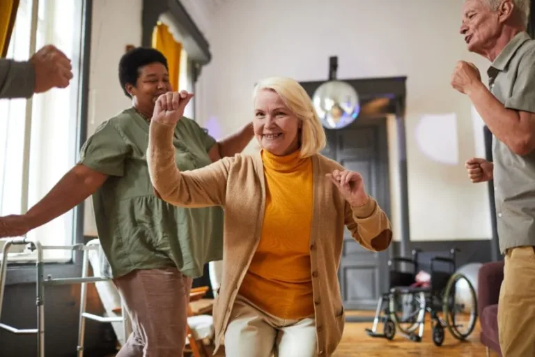 ¡Felices y activos!: el poder del baile tradicional en la tercera edad