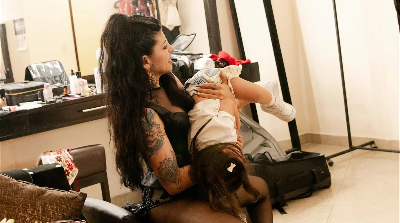 Cazzu explota contra Nodal tras mentir sobre su hija