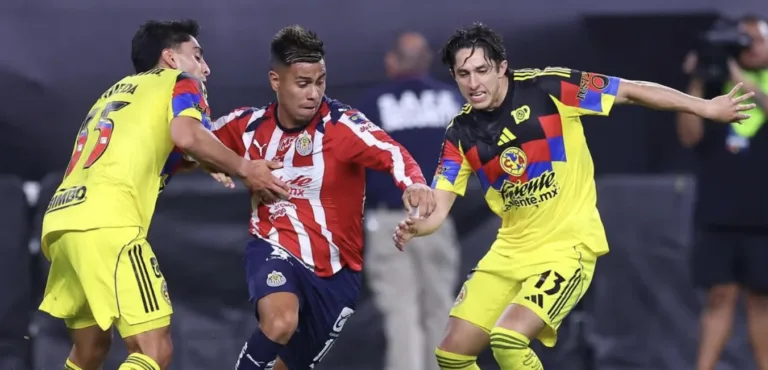 América y Chivas empatan con gol de Chicharito en amistoso