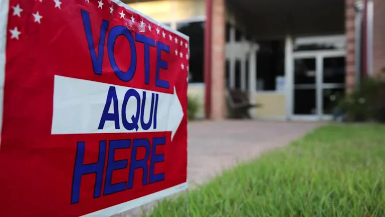 ¿Está el voto latino en riesgo en Estados Unidos?