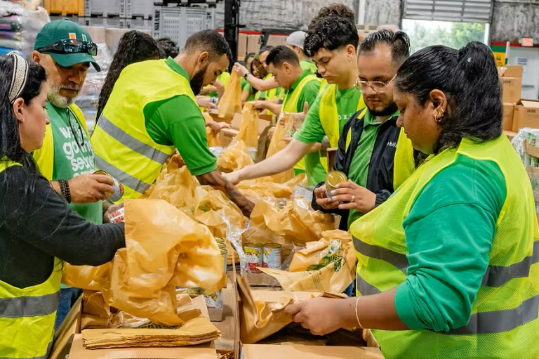 Comida gratis para migrantes en Florida: ¿Cómo recibir esta ayuda?