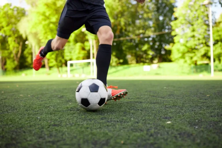 Estos son los beneficios del futbol para la salud masculina