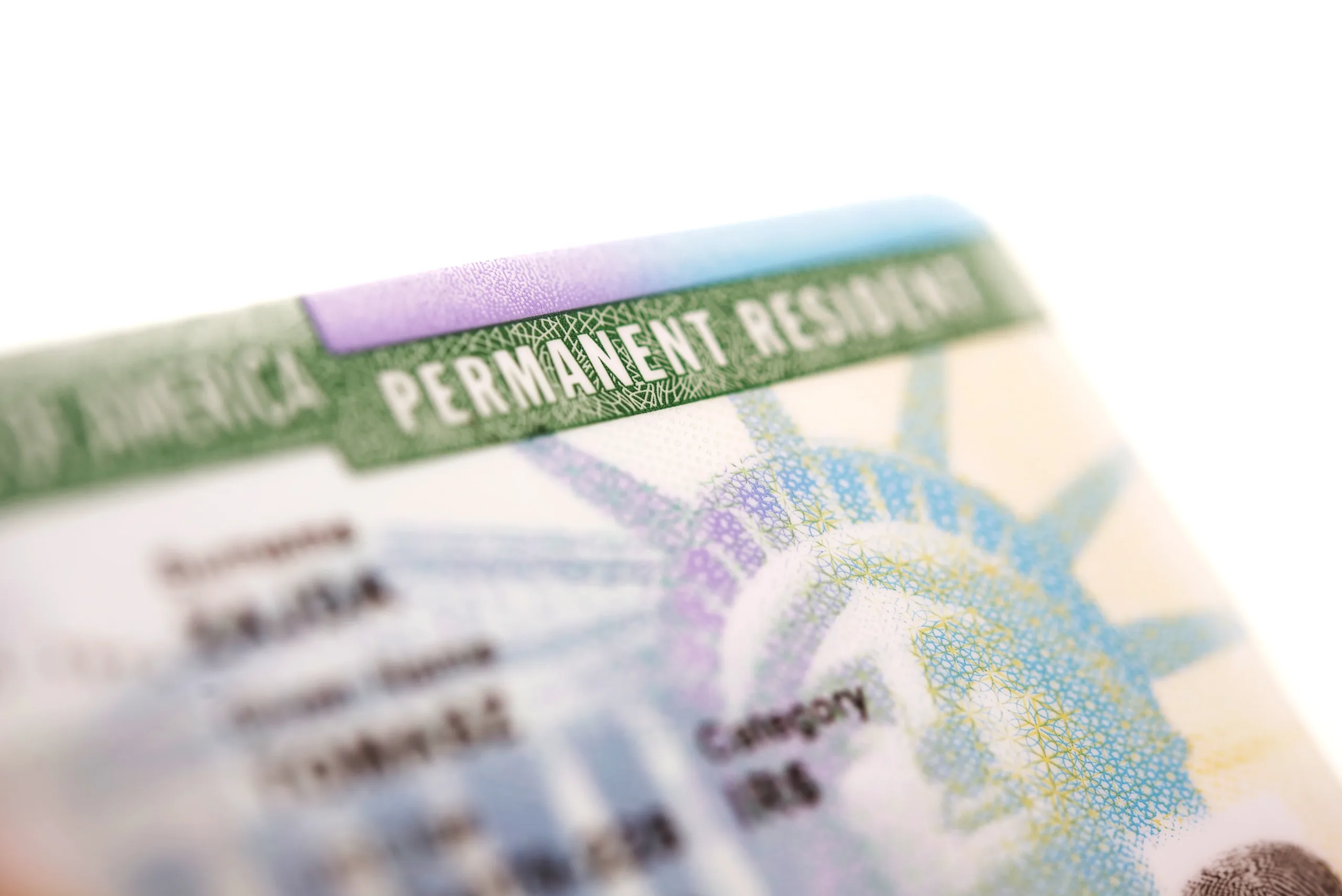 ICE multa a hombre por no llevar su green card