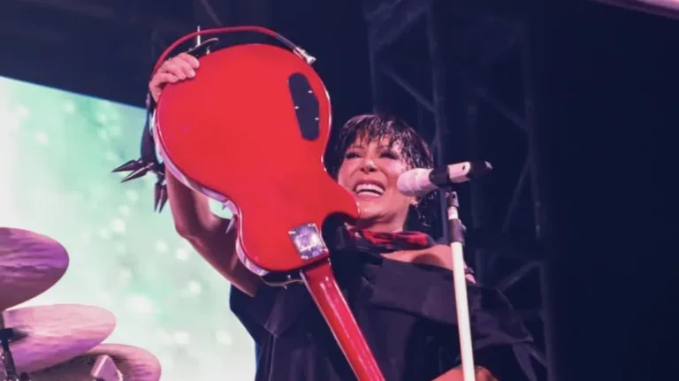 Alejandra Guzmán reaparece tras cirugía de emergencia