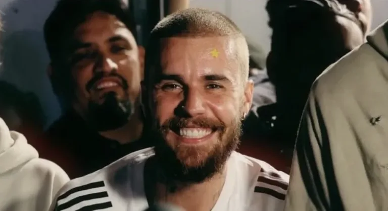 Justin Bieber sorprende en México al unirse a banda sinaloense