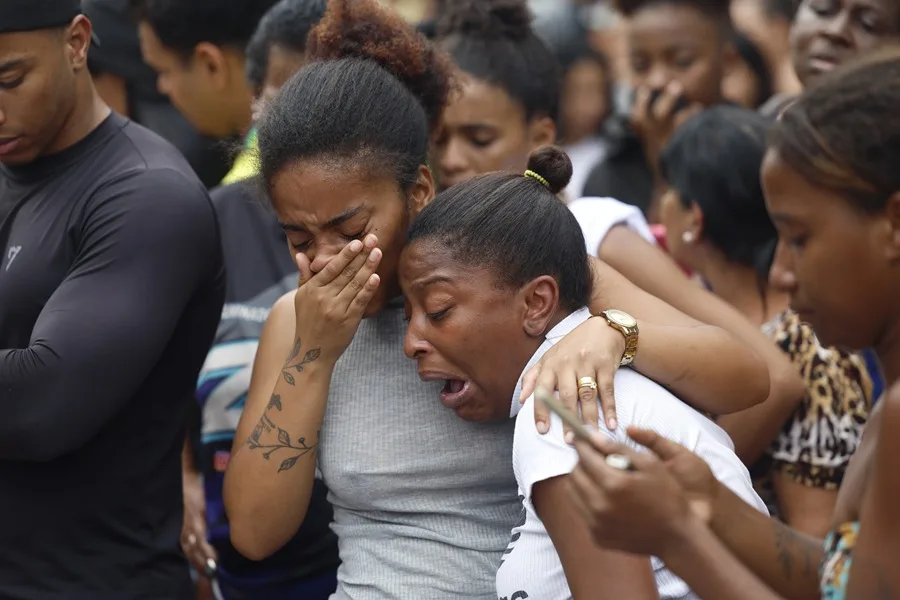 Más de 130 muertos tras megaoperativo policial en Río de Janeiro