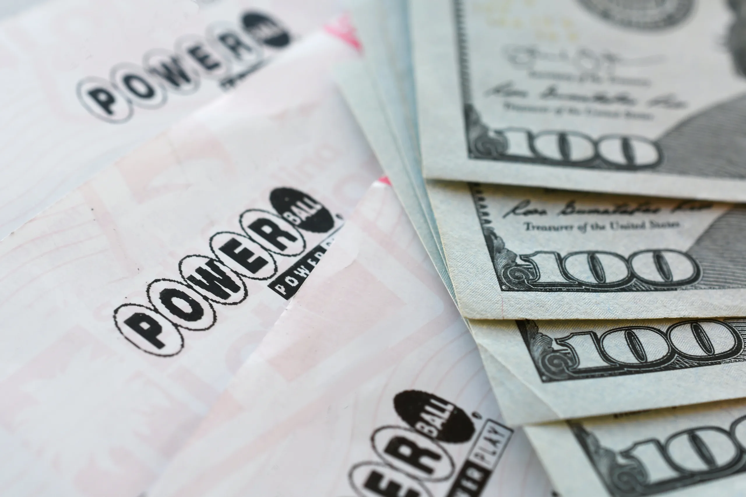 ¿Un indocumentado puede ganar el Powerball? Esto dice la ley