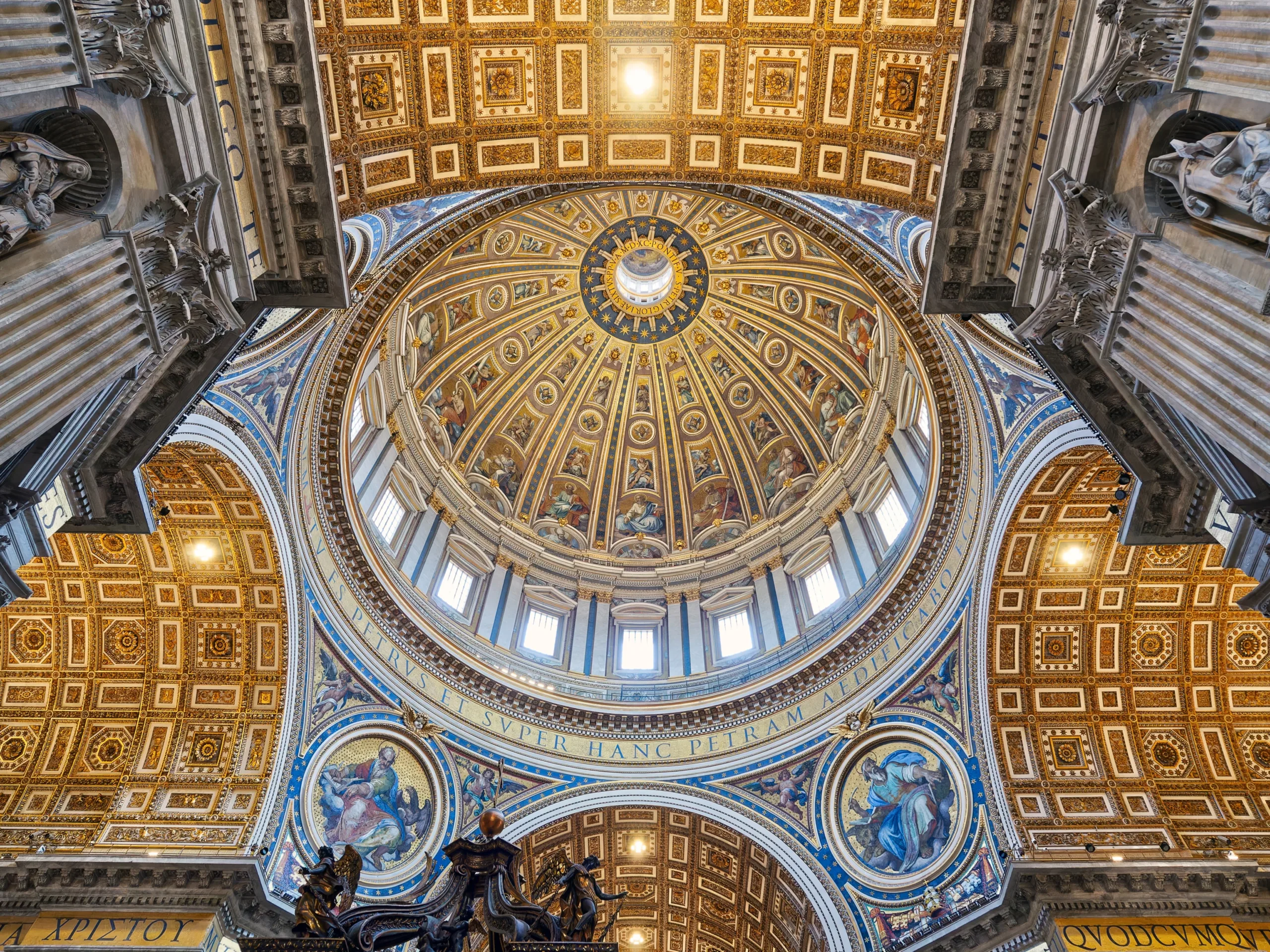 Caos en el Vaticano: Hombre orina en Basílica de San Pedro