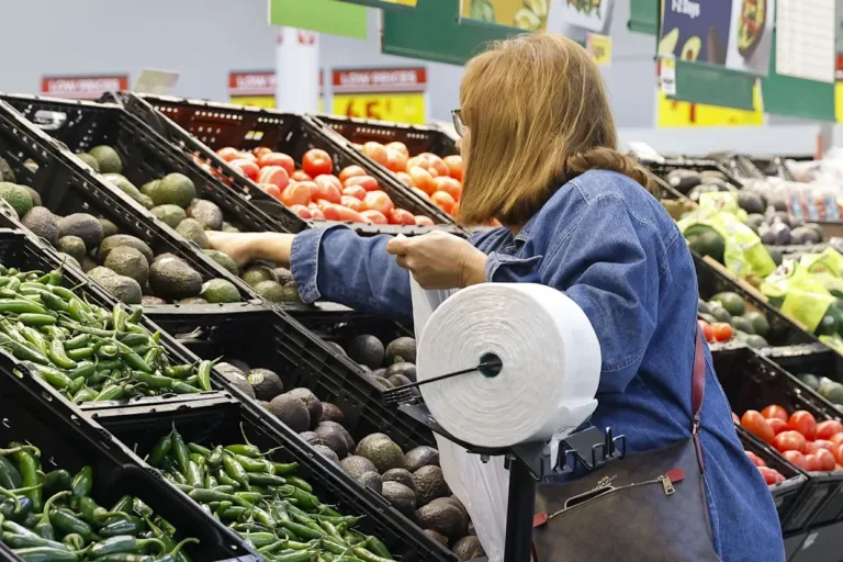 Altos precios empujan a miles fuera de Florida