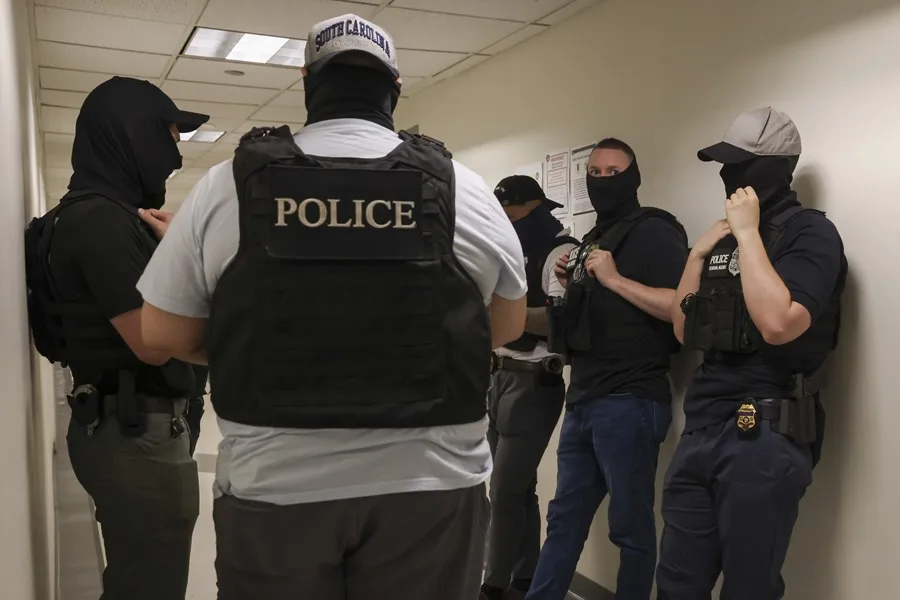 Operativo de ICE en Charlotte sorprende a asistentes de iglesias