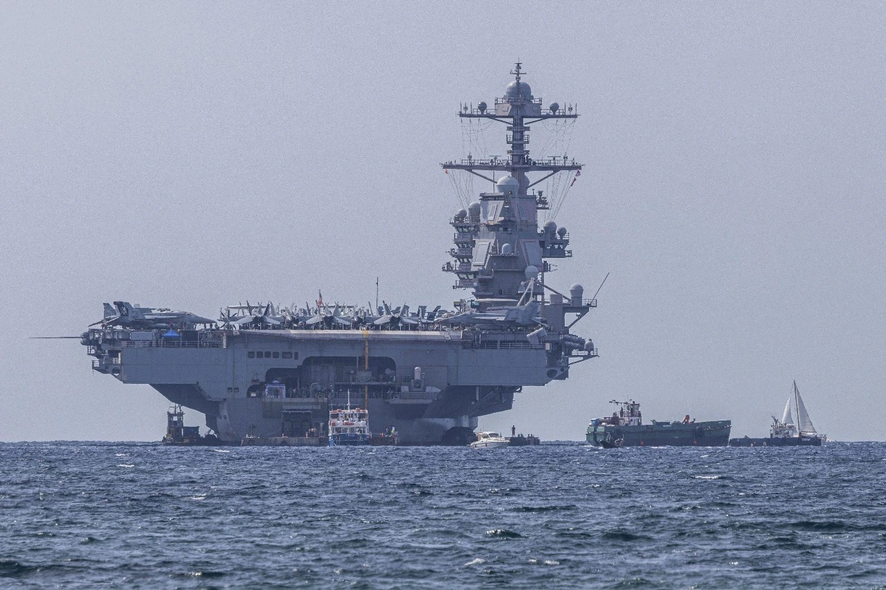 EN PORTADA: PORTAAVIONES EN EL CARIBE El portaviones más grande del mundo, propiedad de EEUU, ya patrulla Venezuela.
