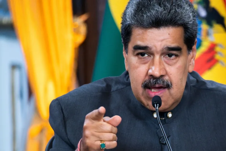 EN PORTADA: PRESIÓN A VENEZUELA Trump designa a Maduro como miembro del Cartel de los Soles, una “organización terrorista”.
